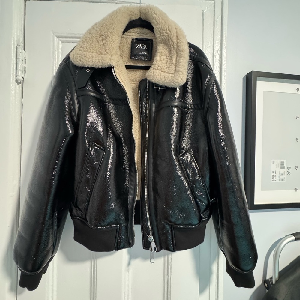 Zara Men’s Black Bomber‎ Jacket with Cream Shearling Collar